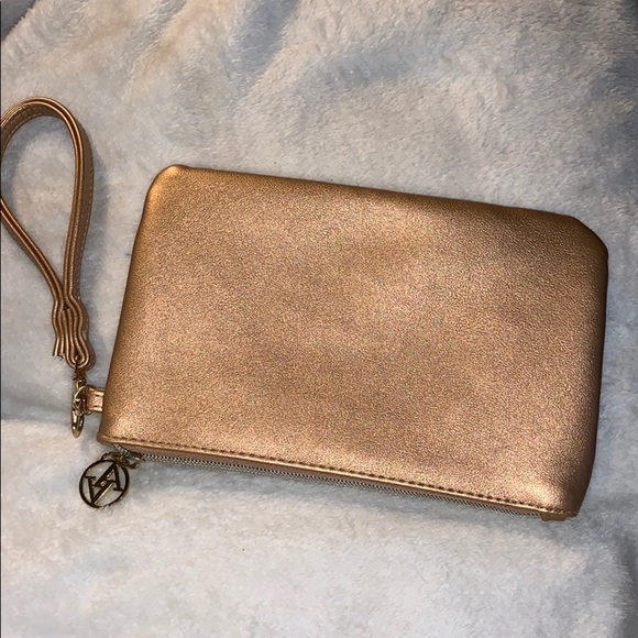 Adrienne Vittadini Copper Color Wristlet - Ex Cond - Picture 6 of 13